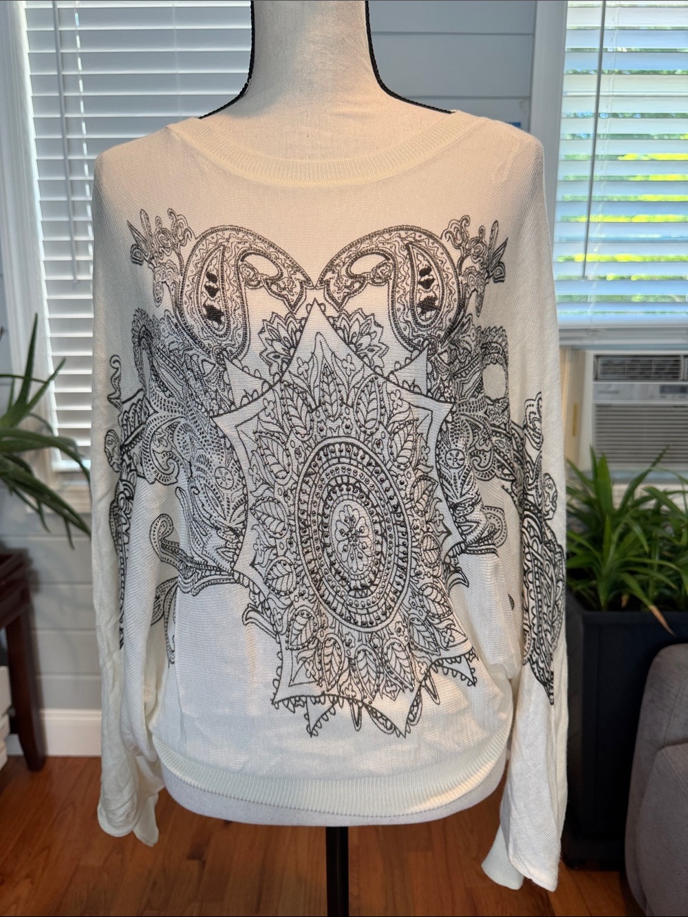 QED London White Paisley Print Long Sleeve Top